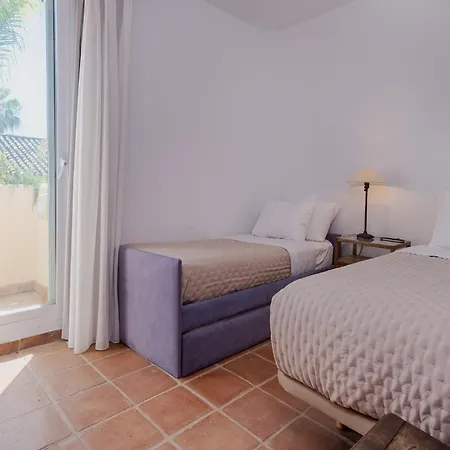 Charming Andalusian فيلة